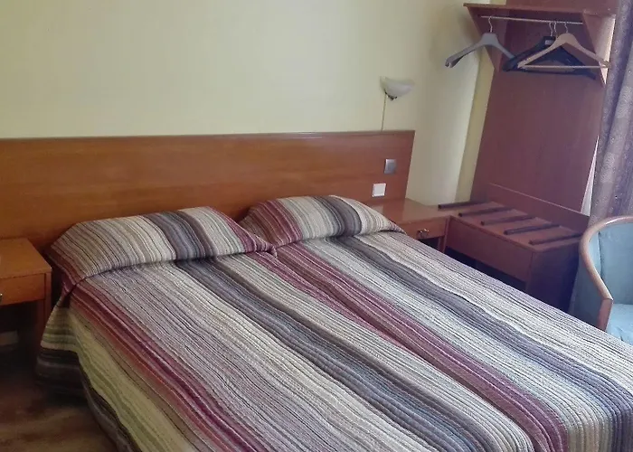 Pax 18e Hotel Parijs