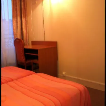 Hotel Pax 18e Paris
