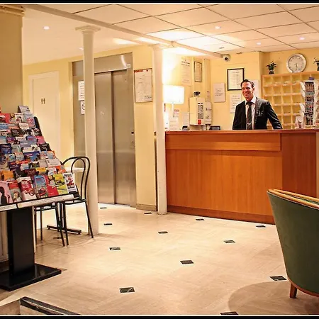 Hotel Pax 18e Paris