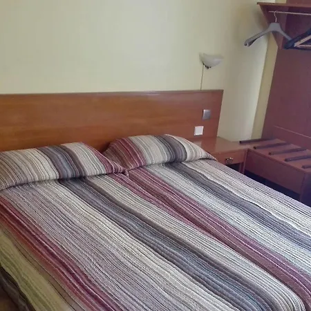 Pax 18e Hotel Paris