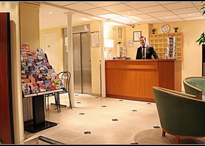 Hotel Pax 18e Paryż