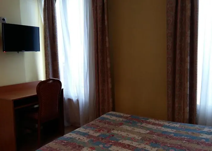 Pax 18e 2* Paryż